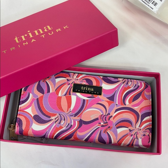 Trina Turk large zip around sea Anemone multi color burst vegan leather wallet - Picture 1 of 13